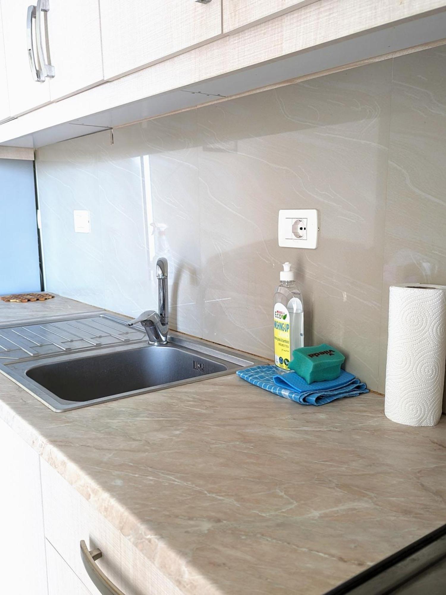 Sarah'S Apartments - 5 Min Walk To Beaches & Boulevard - Big Balcony! Sarande Luaran gambar