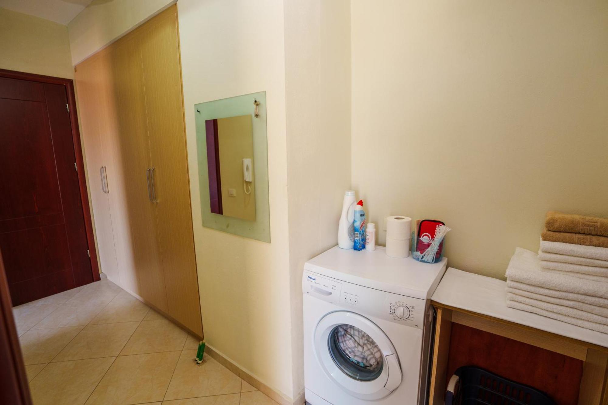 Sarah'S Apartments - 5 Min Walk To Beaches & Boulevard - Big Balcony! Sarande Luaran gambar